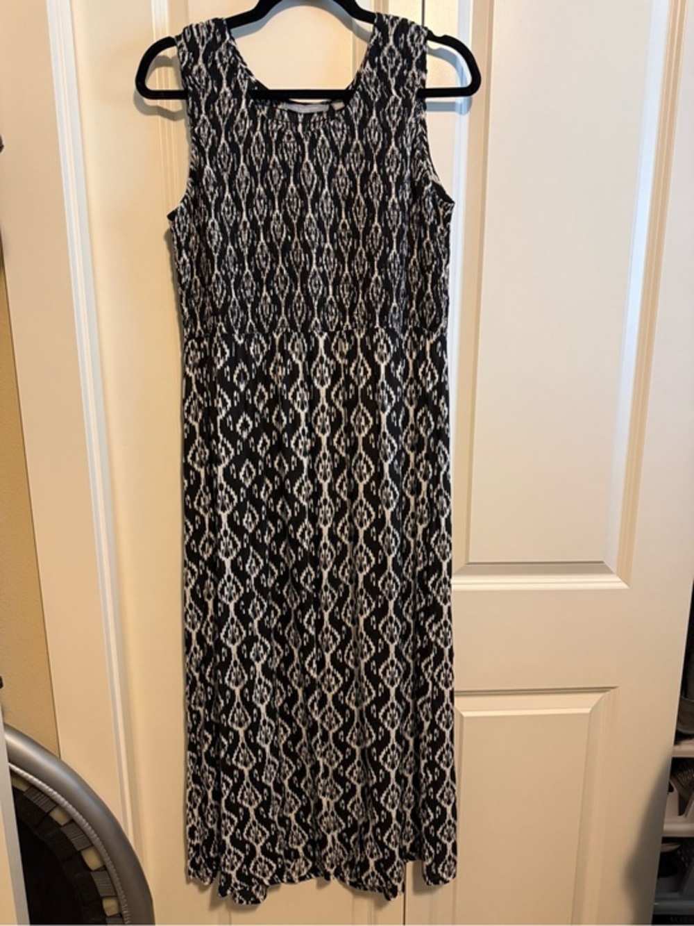 NY Collection Black & White Sleeveless Patterned Maxi Dress